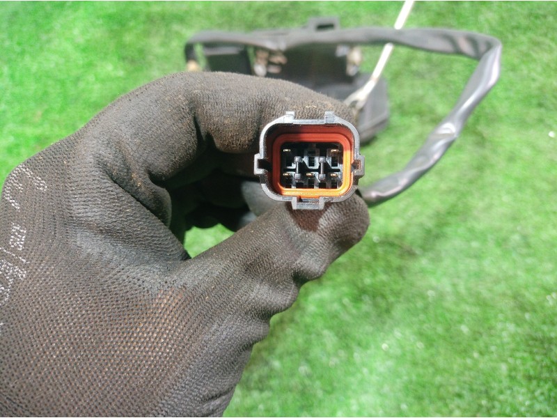 Recambio de cerradura puerta delantera izquierda para kia carens 2.0 turbodiesel cat referencia OEM IAM   