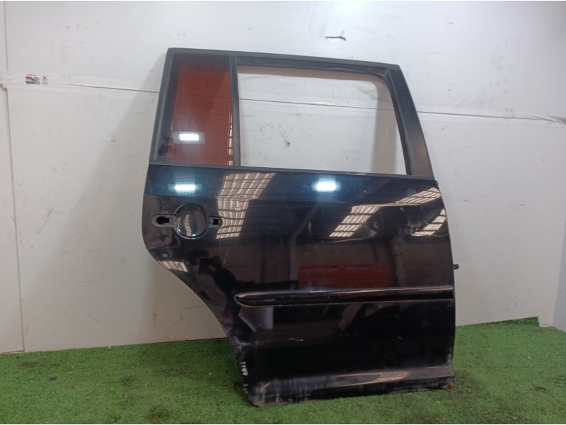 Recambio de puerta trasera derecha para volkswagen touran (1t1) conceptline referencia OEM IAM   