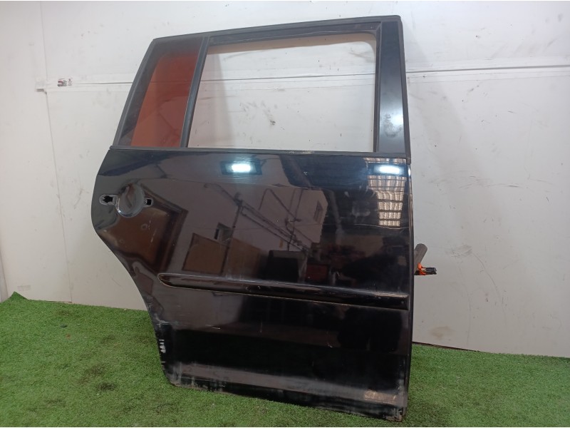 Recambio de puerta trasera derecha para volkswagen touran (1t1) conceptline referencia OEM IAM   