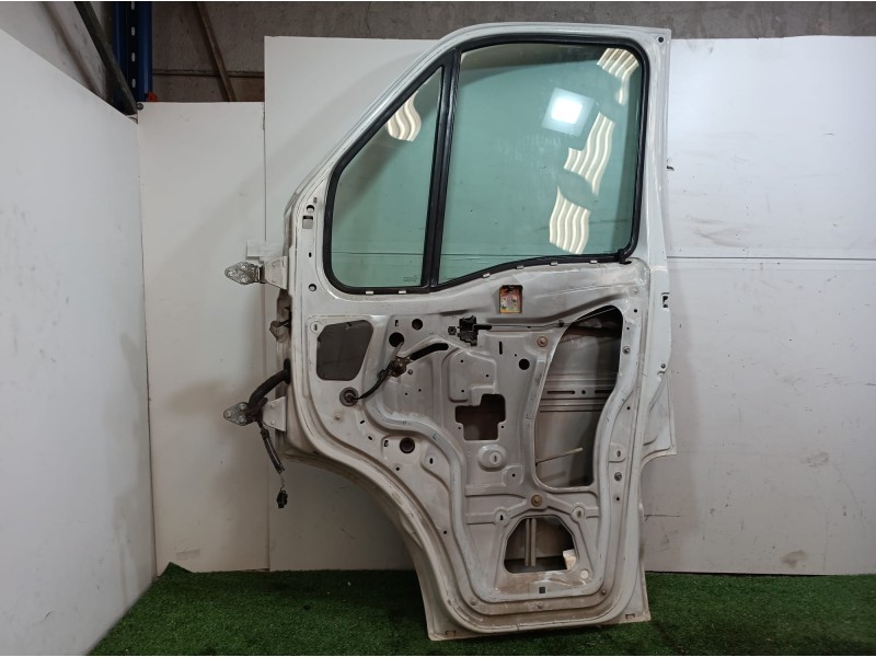 Recambio de puerta delantera derecha para renault master ii phase 2 caja cerrada 2.5 diesel referencia OEM IAM   