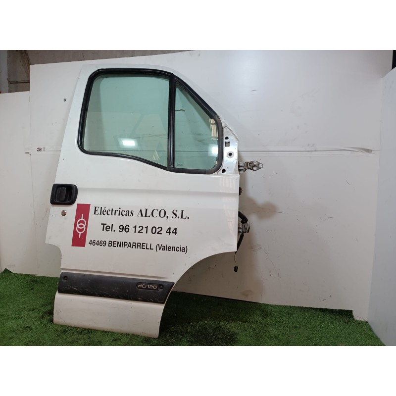 Recambio de puerta delantera derecha para renault master ii phase 2 caja cerrada 2.5 diesel referencia OEM IAM   