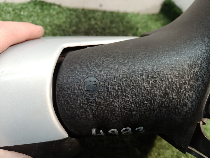 Recambio de retrovisor derecho para renault scenic ii referencia OEM IAM 011126 011126 011126