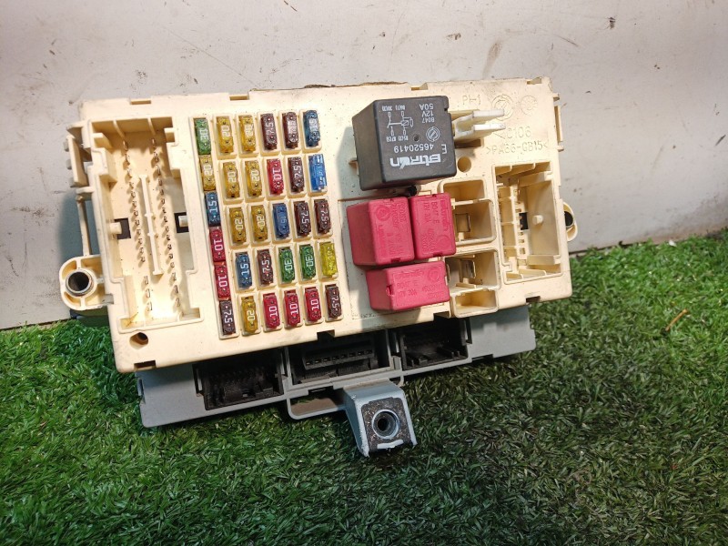 Recambio de caja reles / fusibles para fiat stilo (192) 1.9 jtd cat referencia OEM IAM   