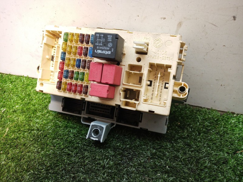 Recambio de caja reles / fusibles para fiat stilo (192) 1.9 jtd cat referencia OEM IAM   