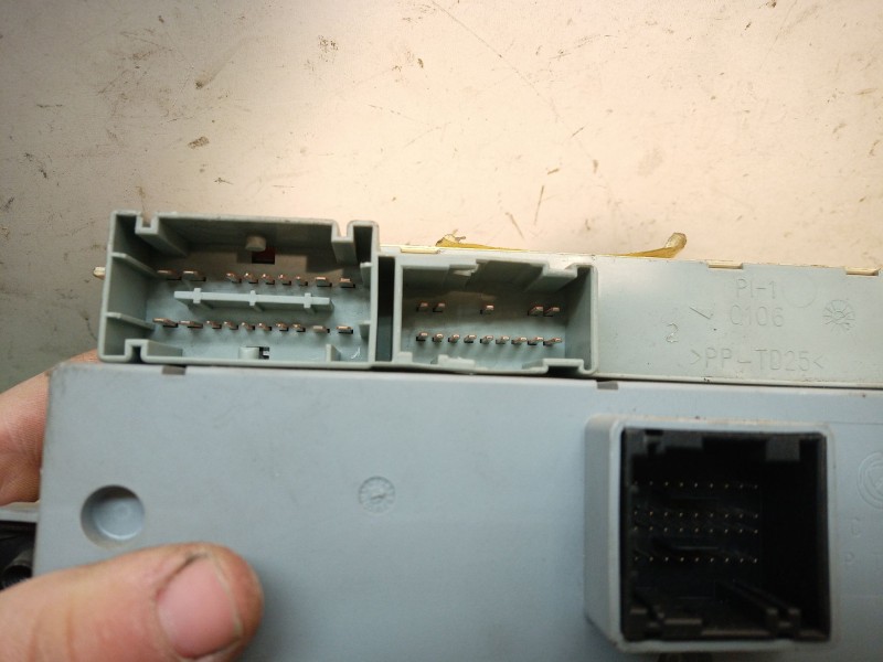 Recambio de caja reles / fusibles para fiat stilo (192) 1.9 jtd cat referencia OEM IAM   