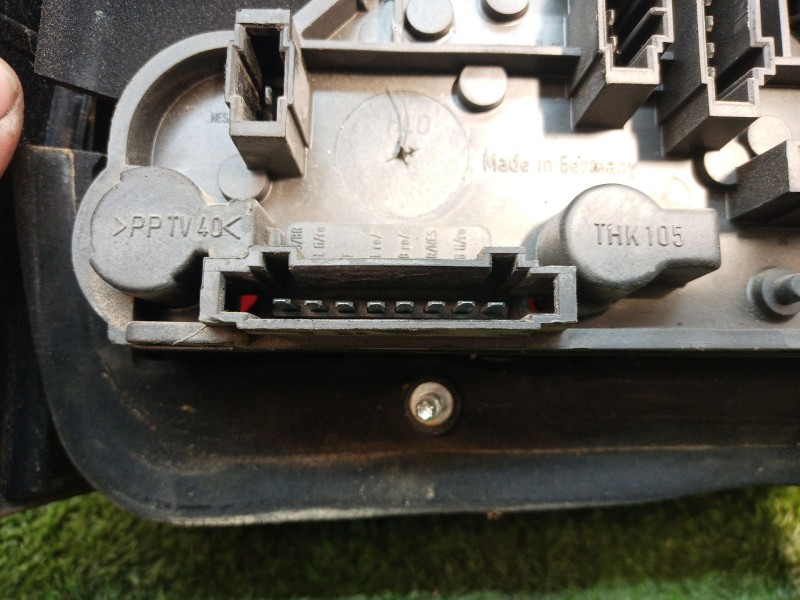 Recambio de piloto trasero derecho para volkswagen golf iii cabrio (1e7) 1.9 tdi referencia OEM IAM   