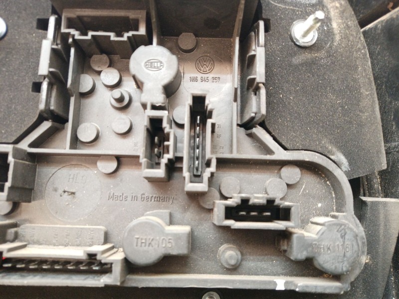 Recambio de piloto trasero izquierdo para volkswagen golf iii cabrio (1e7) 1.9 tdi referencia OEM IAM   