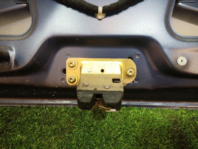 Recambio de porton trasero para volvo v40 familiar 1.9 d+ (85kw) referencia OEM IAM   