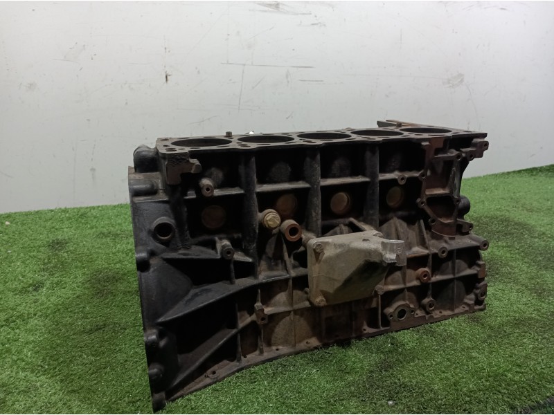 Recambio de bloque para ssangyong rexton 270 xdi limited referencia OEM IAM 665925 665925 665925