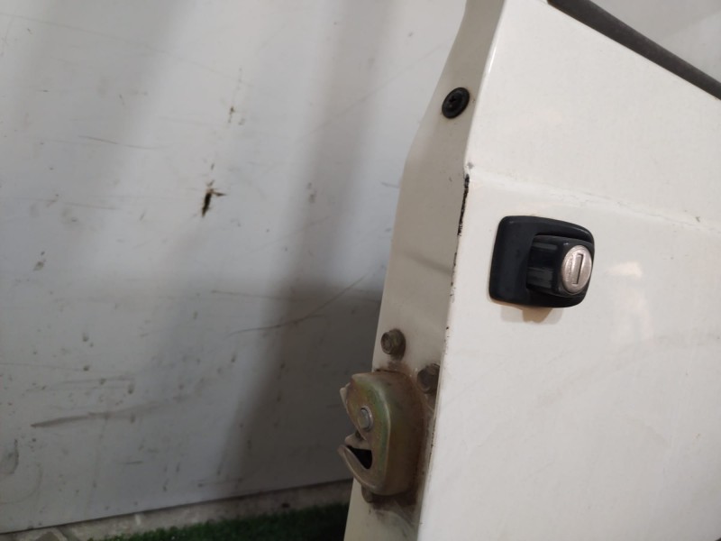 Recambio de puerta delantera derecha para seat marbella 0.9 referencia OEM IAM 3PUERTAS 3 PUERTAS 3 PUERTAS