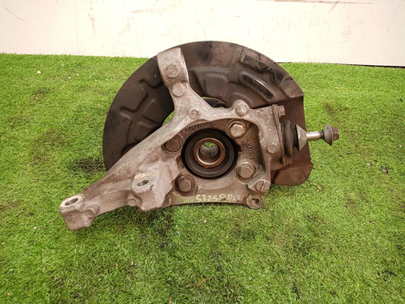 Recambio de mangueta delantera derecha para volvo s60 berlina referencia OEM IAM   