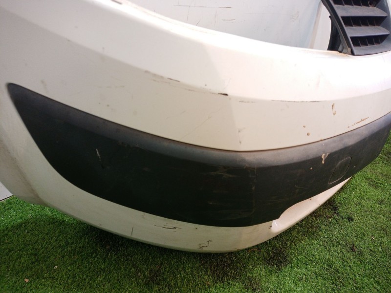 Recambio de paragolpes delantero para renault megane ii berlina 5p 1.5 dci diesel referencia OEM IAM   