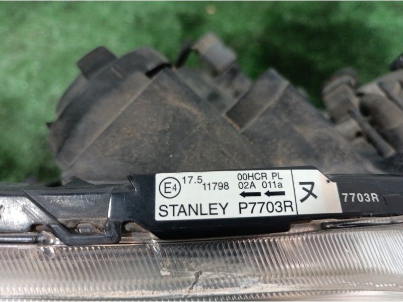 Recambio de faro derecho para mazda 5 berl. (cr) 2.0 active+ referencia OEM IAM P7703 P7703 11798