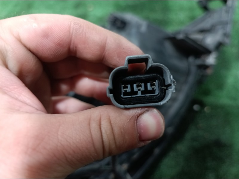 Recambio de faro izquierdo para mazda 5 berl. (cr) 2.0 active+ referencia OEM IAM P7703 P7703 11798