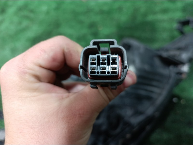 Recambio de faro izquierdo para mazda 5 berl. (cr) 2.0 active+ referencia OEM IAM P7703 P7703 11798