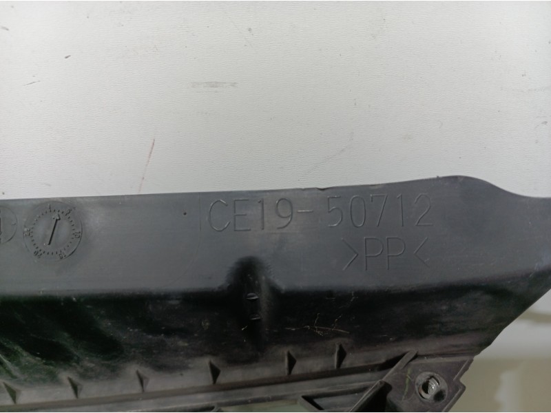 Recambio de rejilla delantera para mazda 5 berl. (cr) 2.0 active+ referencia OEM IAM CE1950712 CE1950712 CE1950712