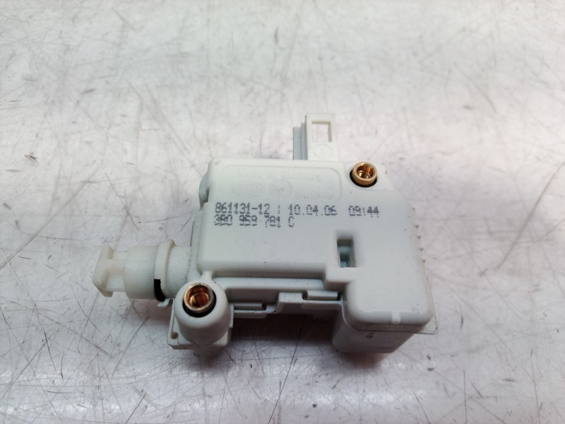 Recambio de motor cierre centralizado porton para volkswagen polo (9n3) advance referencia OEM IAM 86113112 86113112 86113112