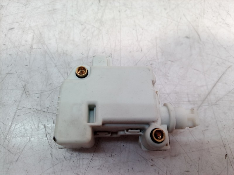 Recambio de motor cierre centralizado porton para volkswagen polo (9n3) advance referencia OEM IAM 86113112 86113112 86113112