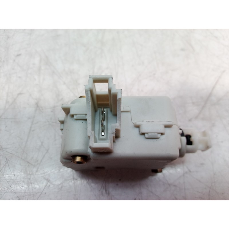 Recambio de motor cierre centralizado porton para volkswagen polo (9n3) advance referencia OEM IAM 86113112 86113112 86113112