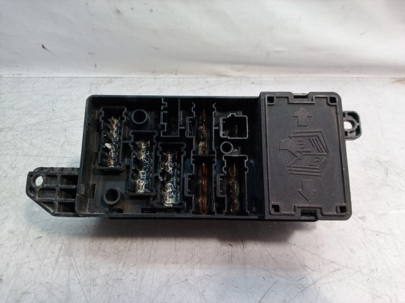 Recambio de caja reles / fusibles para mini mini (r50,r53) cooper s referencia OEM IAM 690660402 690660402 690660402