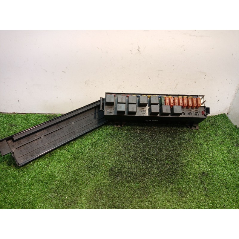 Recambio de caja reles / fusibles para chrysler voyager (gs) 2.5 td family referencia OEM IAM 04707893AB 04707893AB 04707893