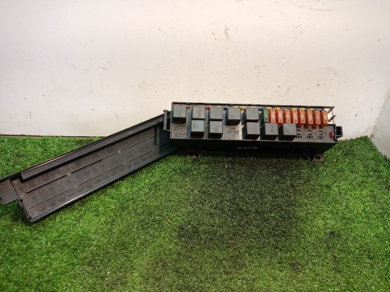 Recambio de caja reles / fusibles para chrysler voyager (gs) 2.5 td family referencia OEM IAM 04707893AB 04707893AB 04707893