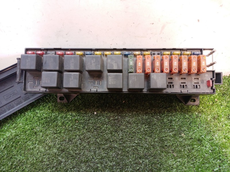 Recambio de caja reles / fusibles para chrysler voyager (gs) 2.5 td family referencia OEM IAM 04707893AB 04707893AB 04707893