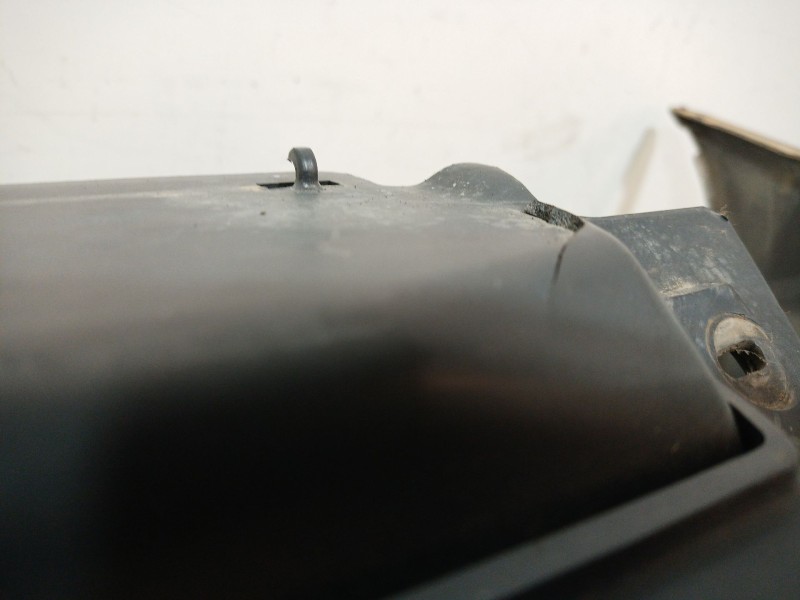 Recambio de paragolpes delantero para chrysler voyager (gs) 2.5 td family referencia OEM IAM 4676846L 4676846L 4676846