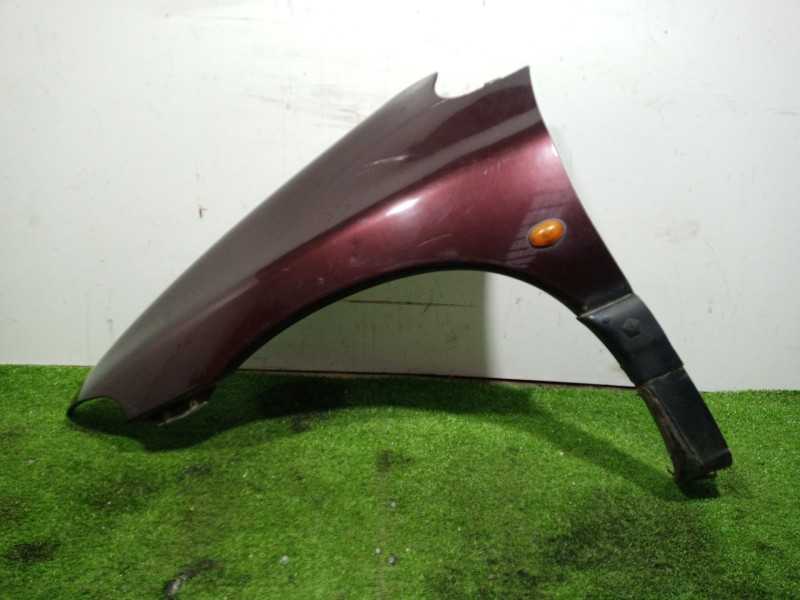 Recambio de aleta delantera izquierda para chrysler voyager (gs) 2.5 td family referencia OEM IAM   