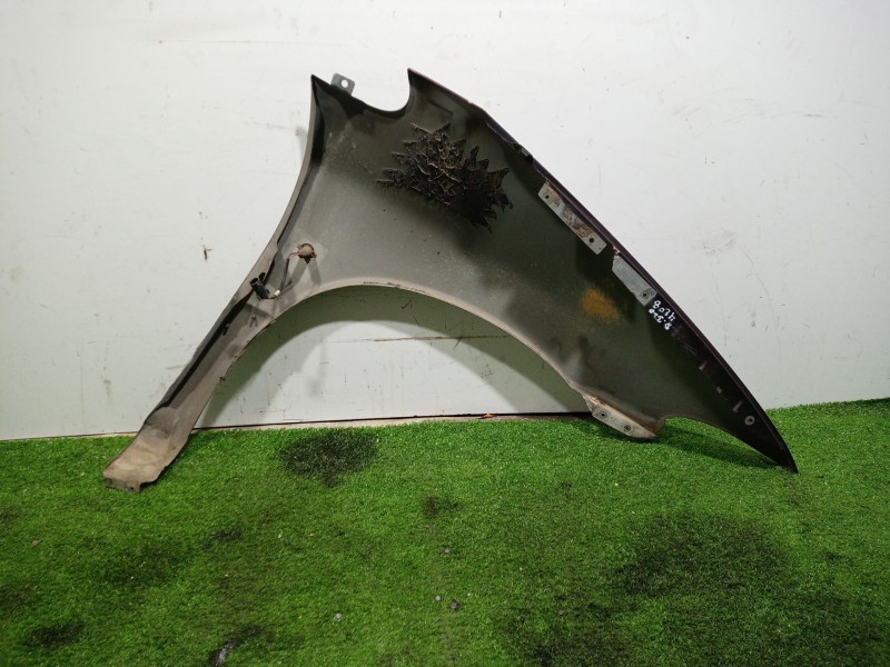 Recambio de aleta delantera izquierda para chrysler voyager (gs) 2.5 td family referencia OEM IAM   