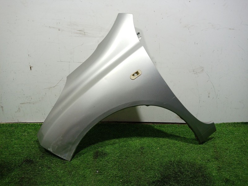 Recambio de aleta delantera izquierda para nissan micra (k12e) acenta referencia OEM IAM   