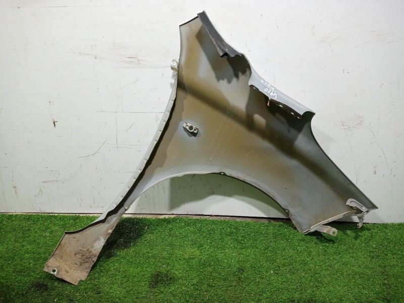 Recambio de aleta delantera izquierda para nissan micra (k12e) acenta referencia OEM IAM   