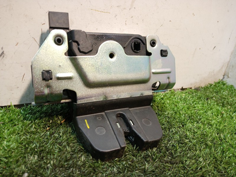 Recambio de cerradura maletero / porton para opel zafira b 1.6 16v referencia OEM IAM 17285 17285 495058724