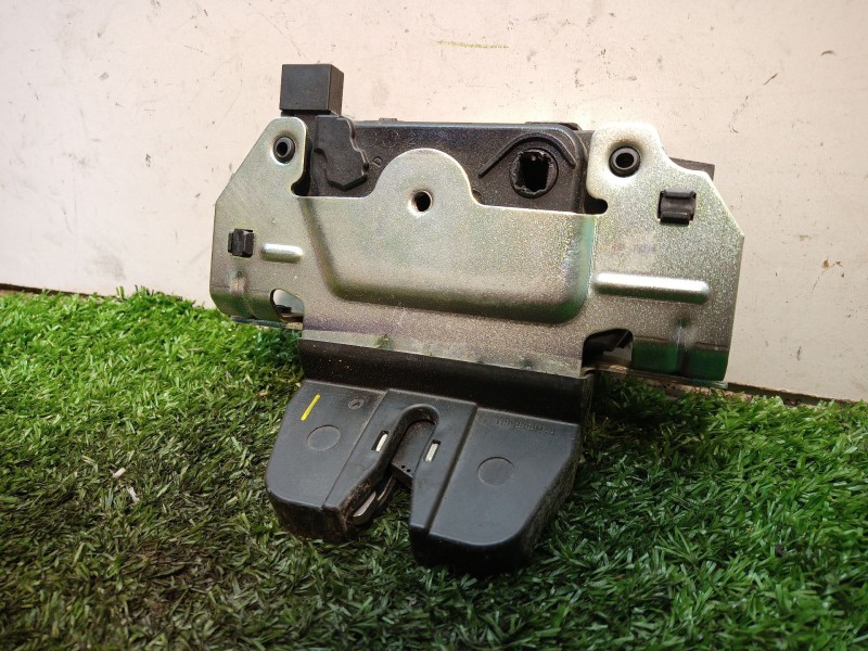 Recambio de cerradura maletero / porton para opel zafira b 1.6 16v referencia OEM IAM 17285 17285 495058724