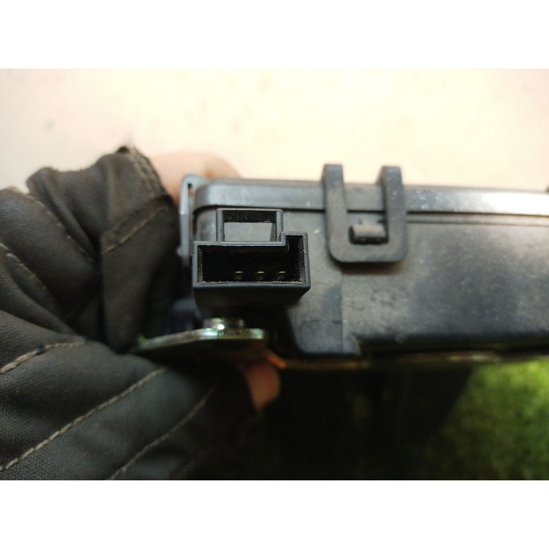 Recambio de cerradura maletero / porton para opel zafira b 1.6 16v referencia OEM IAM 17285 17285 495058724