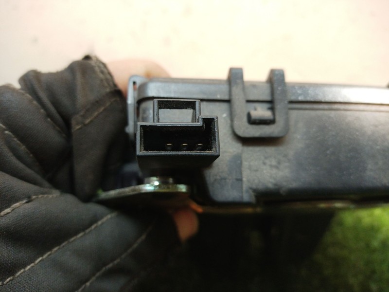 Recambio de cerradura maletero / porton para opel zafira b 1.6 16v referencia OEM IAM 17285 17285 495058724