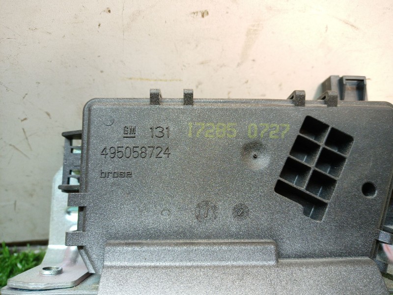 Recambio de cerradura maletero / porton para opel zafira b 1.6 16v referencia OEM IAM 17285 17285 495058724