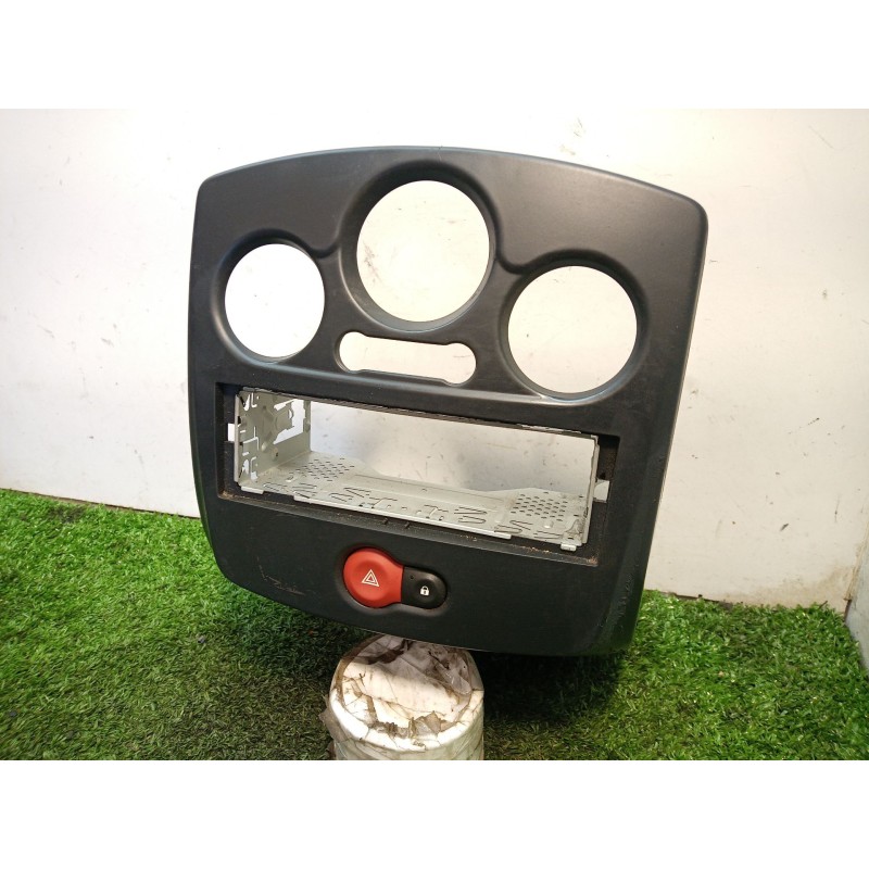 Recambio de moldura consola central delantera para renault clio iii 1.2 16v referencia OEM IAM 210850010084 88300001 88300000