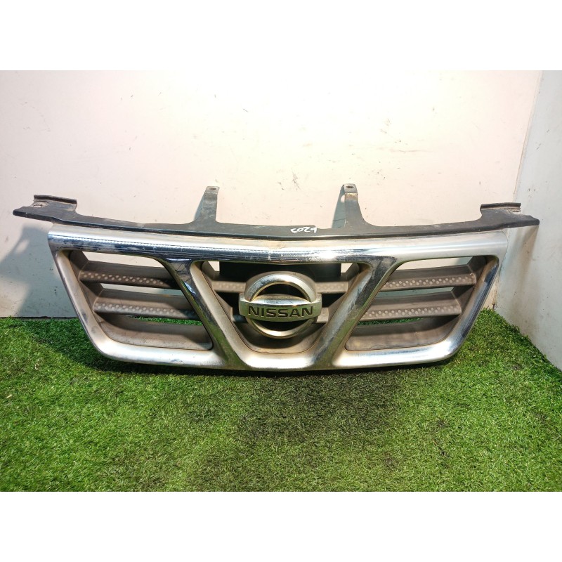 Recambio de rejilla delantera para nissan x-trail (t30) comfort referencia OEM IAM 623108H700 623108H700 623108H700