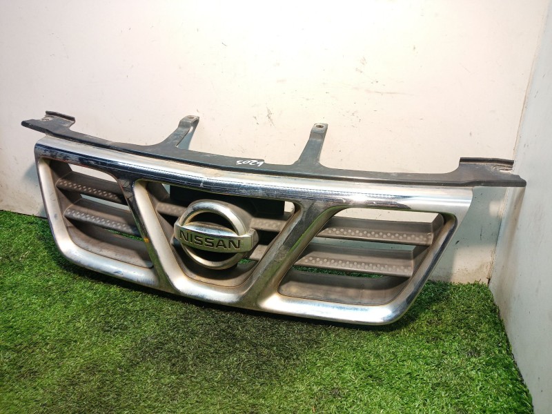 Recambio de rejilla delantera para nissan x-trail (t30) comfort referencia OEM IAM 623108H700 623108H700 623108H700