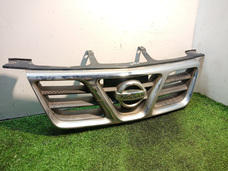 Recambio de rejilla delantera para nissan x-trail (t30) comfort referencia OEM IAM 623108H700 623108H700 623108H700