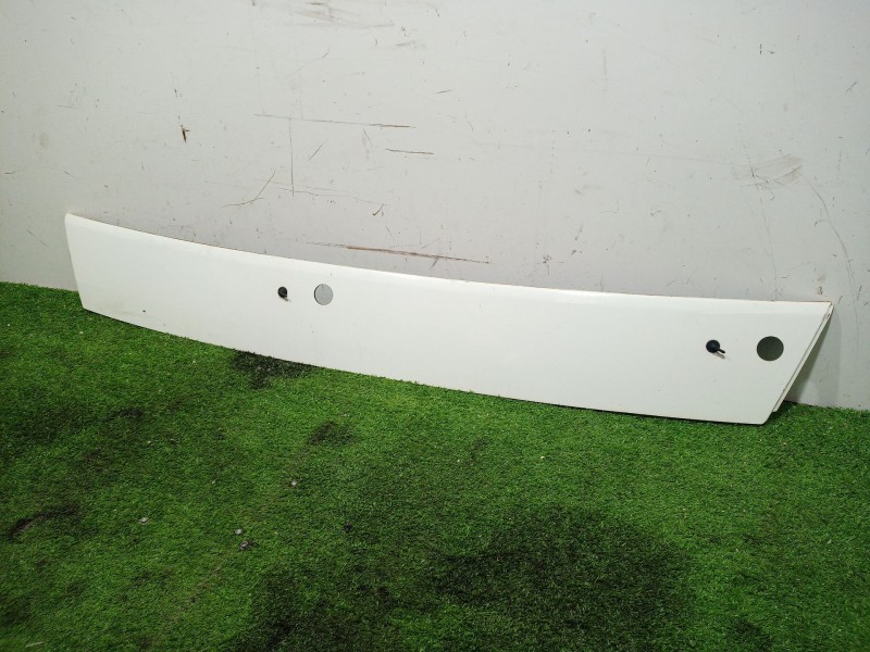 Recambio de moldura para nissan cabstar 09.06 2.5 diesel referencia OEM IAM 61870MB 61870MB 61870