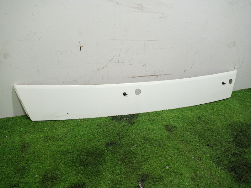 Recambio de moldura para nissan cabstar 09.06 2.5 diesel referencia OEM IAM 61870MB 61870MB 61870