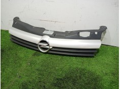 Recambio de rejilla delantera para opel astra h berlina elegance referencia OEM IAM 9559963396343699 13135487 13108463 2