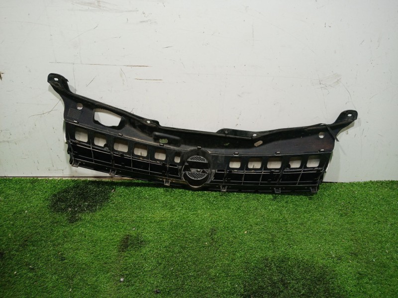 Recambio de rejilla delantera para opel astra h berlina elegance referencia OEM IAM 9559963396343699 13135487 13108463
