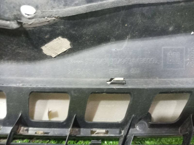 Recambio de rejilla delantera para opel astra h berlina elegance referencia OEM IAM 9559963396343699 13135487 13108463