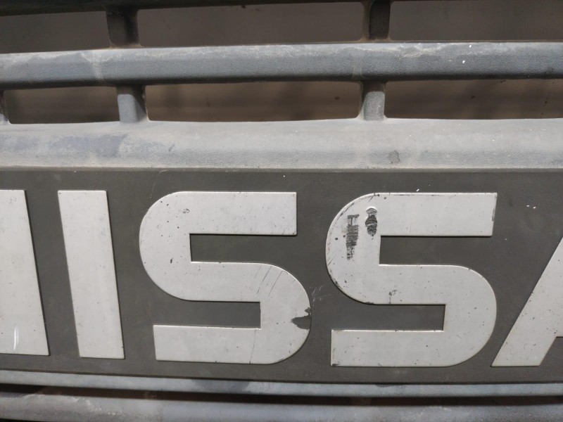 Recambio de rejilla delantera para nissan l-35.08 referencia OEM IAM 15200144 15200144 15200144