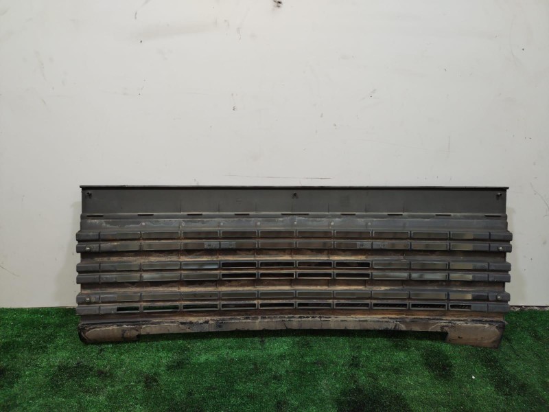 Recambio de rejilla delantera para nissan l-35.08 referencia OEM IAM 15200144 15200144 15200144