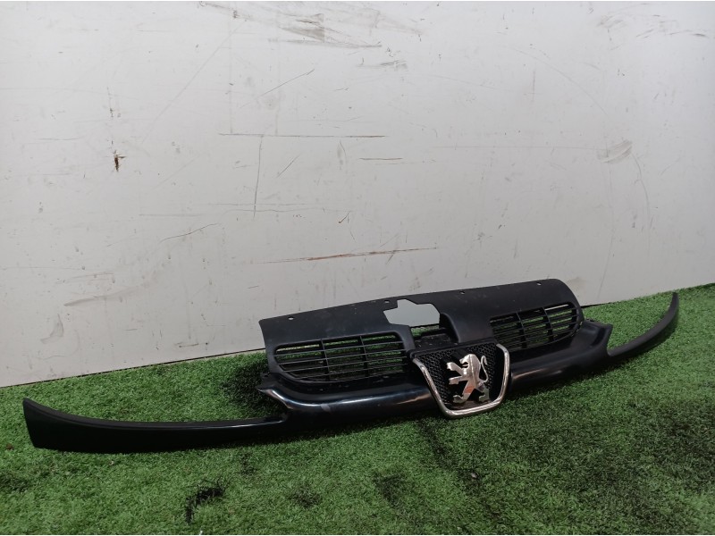 Recambio de rejilla delantera para peugeot 206 sw 1.6 16v cat referencia OEM IAM   