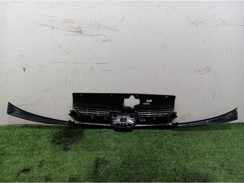 Recambio de rejilla delantera para peugeot 206 sw 1.6 16v cat referencia OEM IAM   